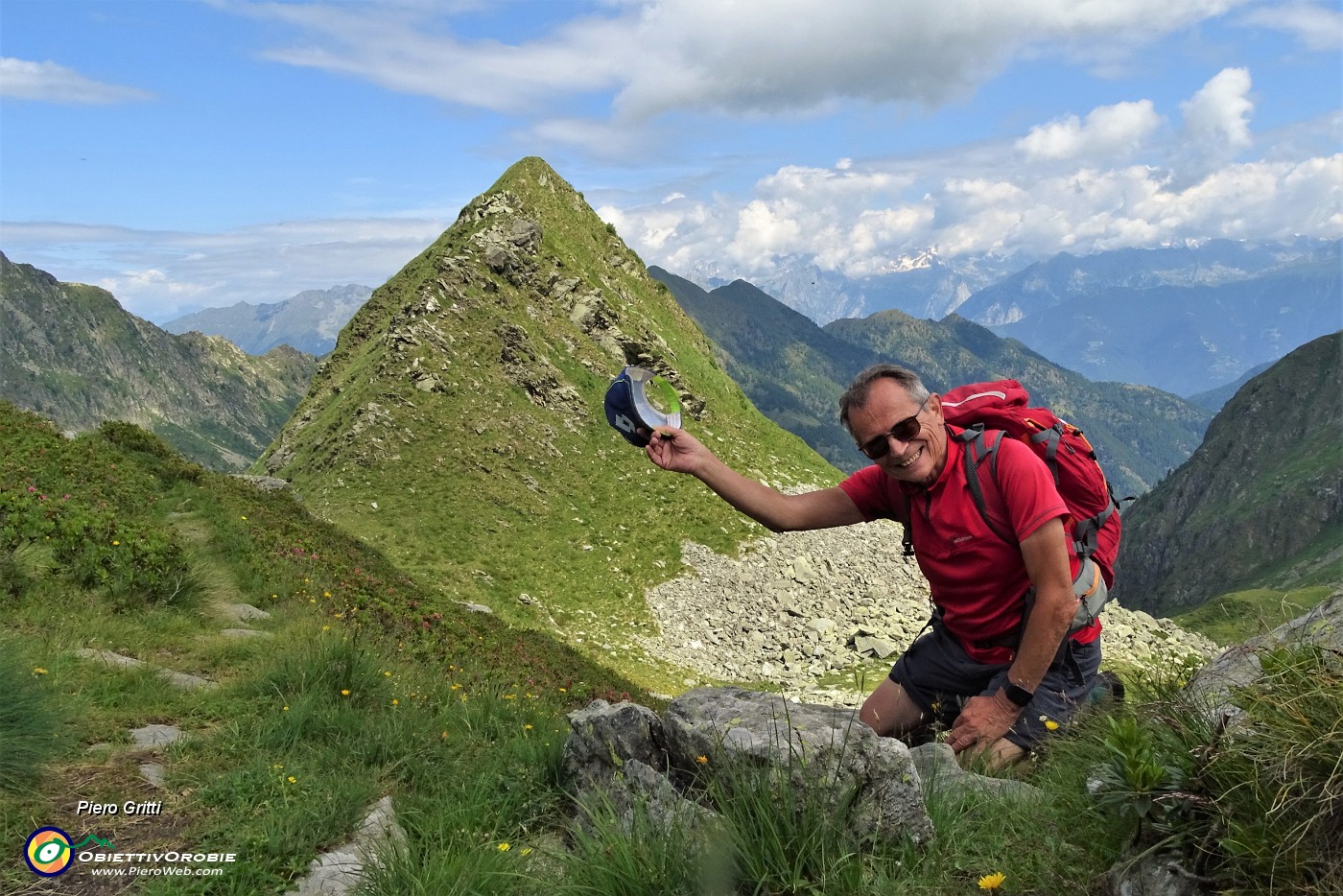 01 Dalla Bocchetta di Budria (2216 m) il Pizzo del Vento (2235 m).JPG